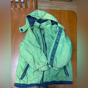 Kids' Light Green Hooded Puffer Jacket with Snow Fantasy Trim